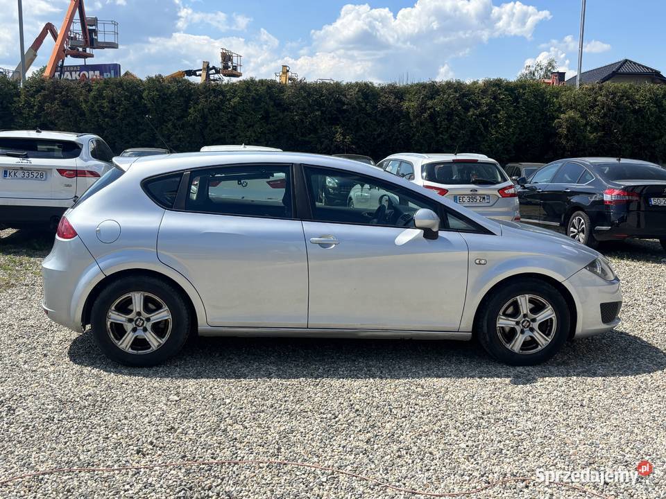 Seat Leon 2011r Krajowy światła przeciwmgielne Paniówki