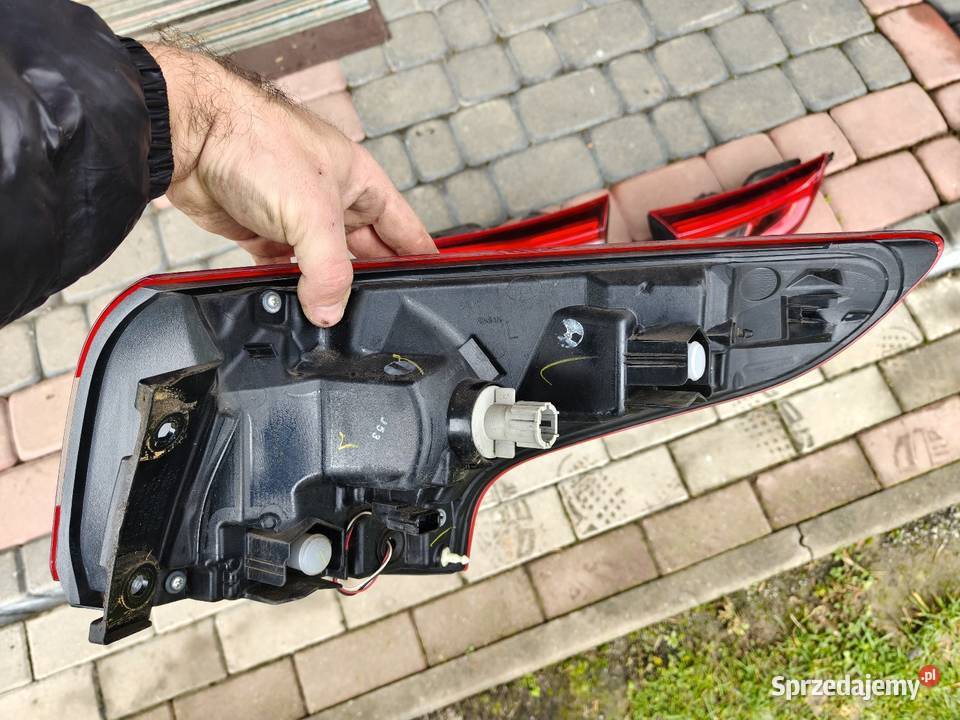 Sprzedam dwie lampy tylne Nissan Qashqai lift Lampy cofania sprzedam