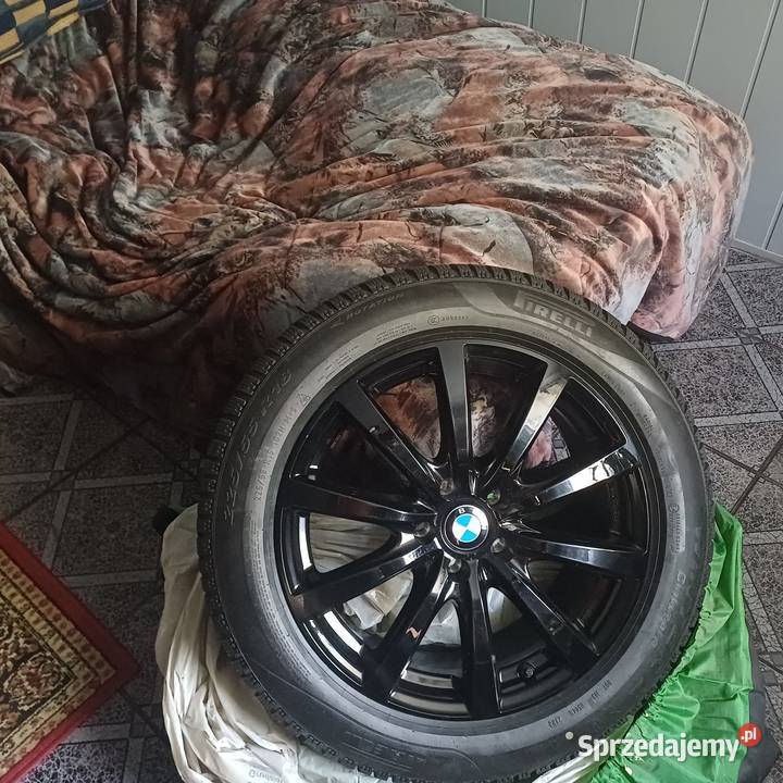 Kola BMW X1U11z oponami zimowymi pirelli Ciechocinek