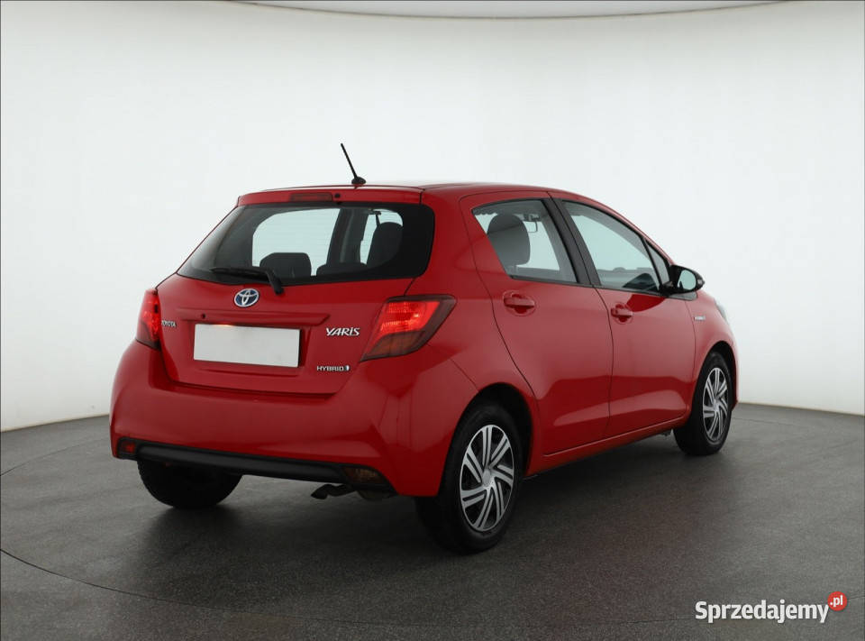 Toyota Yaris 15 Hybrid automatyczna