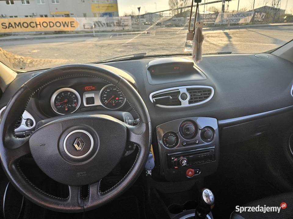 Renault Clio III 16 2007 klimatyzacja opony nieuszkodzony
