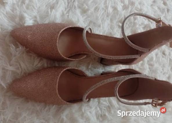 41 Złote bogato zdobione czółenka wieczorowe z inna