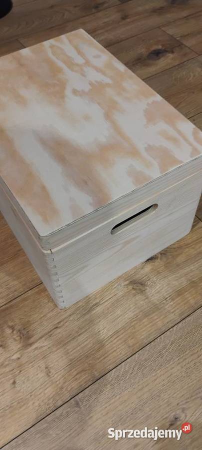 Duża drewniana skrzynka Kłobuck