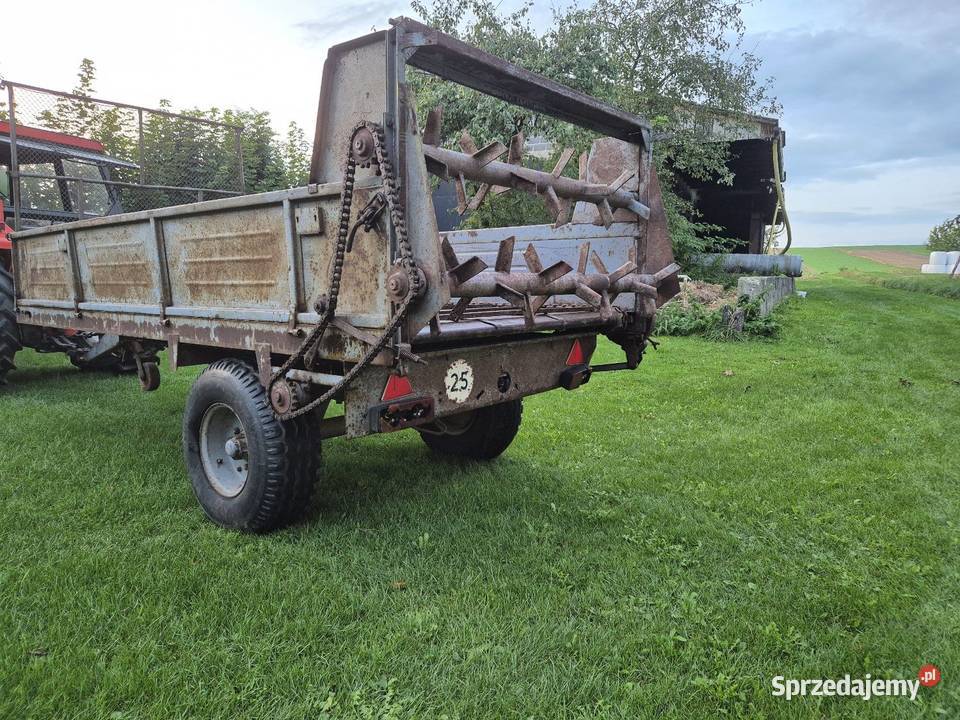 Rozrzutnik przyczepa Warfama Sułoszowa