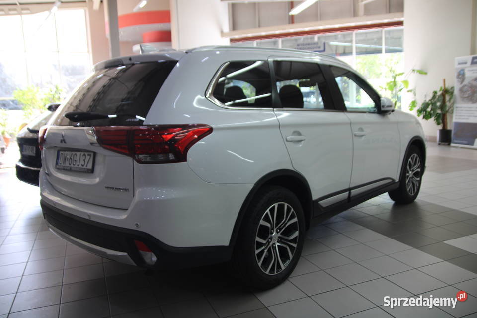 Mitsubishi Outlander INTENSE 4WD Automat Salon elektryczne szyby sprzedam