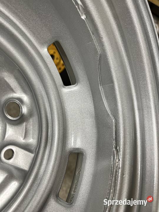 Felgi Fiat 126 el bezdętkowe renowacji