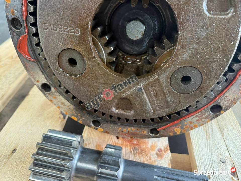 Zwolnica tylna Holland TN70VA T4030F TN80F Byków