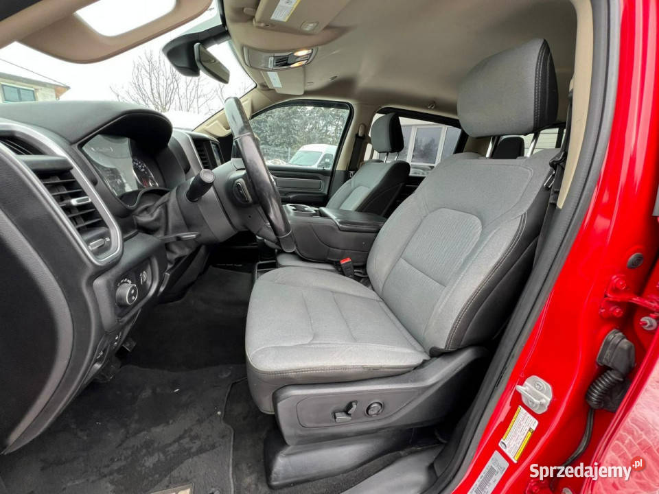 Dodge RAM 57 Hemi 6 osobowy Kamera 4x4 Big Horn bluetooth sprzedam