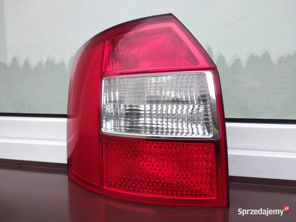 Audi A4 B6 Avant kombi lampa tył tylna lewa łódzkie Sieradz