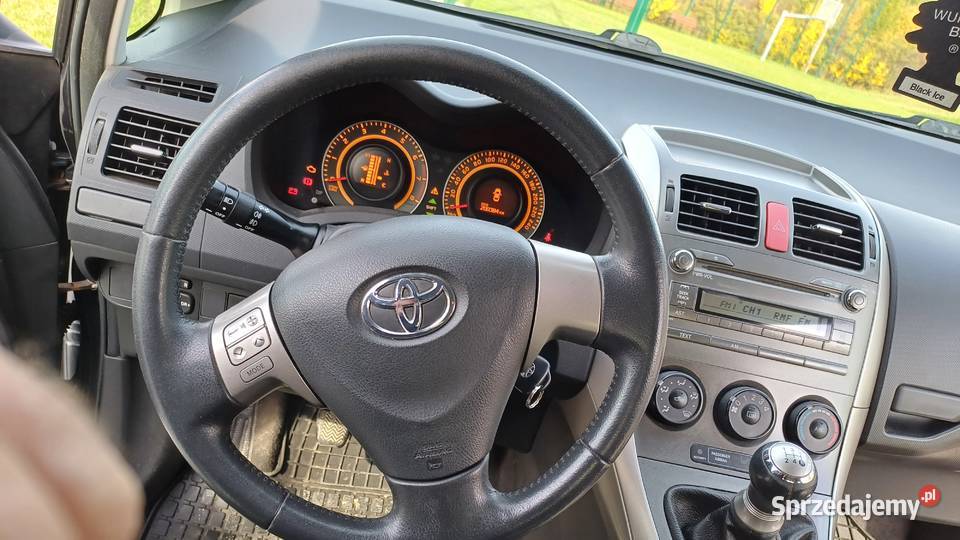 Toyota Auris 16 16 V benzyna 2/3 Nowy Sącz sprzedam