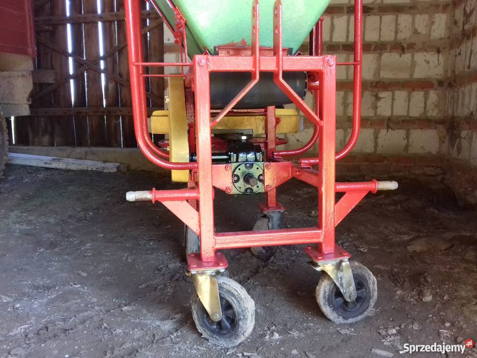 Rozsiewacz Motyl 600l Ostrów