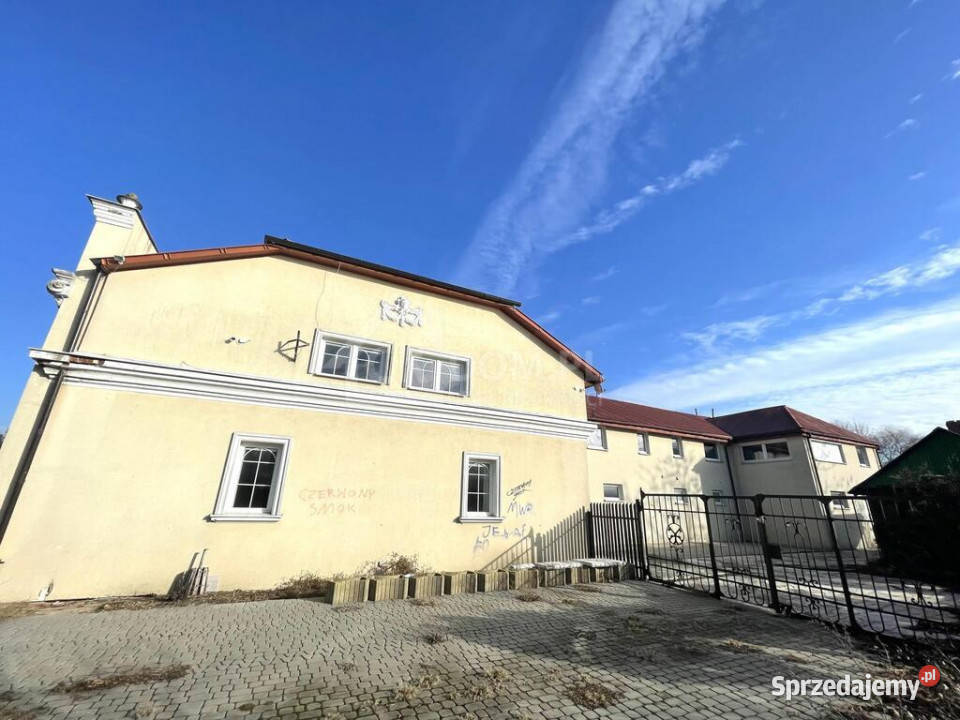 Pałac Łazienkowski centrum Staszowa Staszów