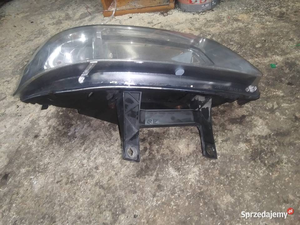VW T5 Reflektor lampa przod prawa Lubin