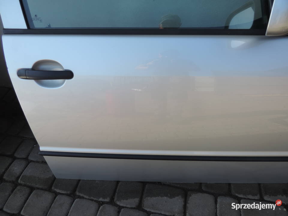 SKODA FABIA 1 FL SEDAN 5D DRZWI PRAWE PRZEDNIE Rok produkcji 2004 małopolskie Nowy Sącz sprzedam