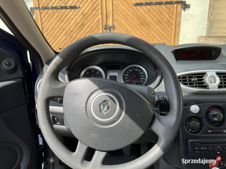 Renault Clio III 2011 15 diesel 5drzwiowy granatowy
