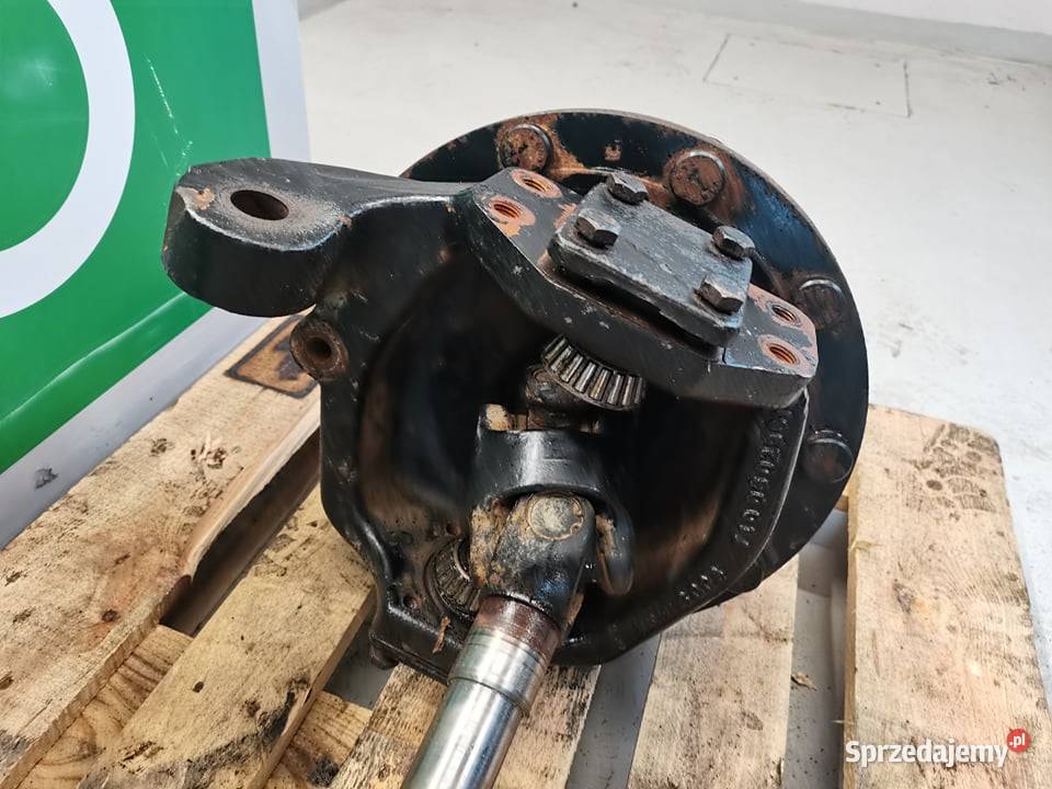 Zwolnica Zwrotnica lewa Massey Ferguson 7480 Pozostałe