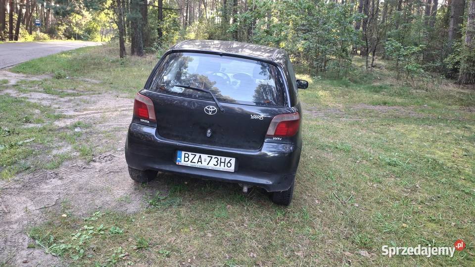 Syndyk sprzeda Toyota Yaris 2002 r Budki
