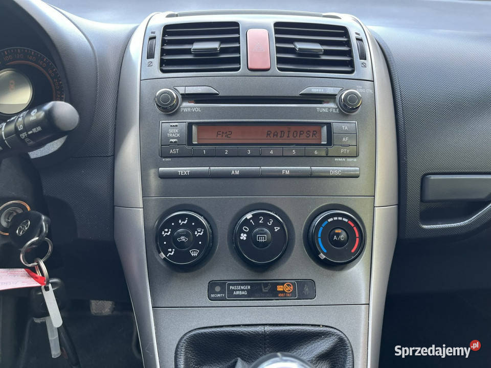 Toyota Auris 14 Klima Webasto El szyby Lusterka manualna Auris