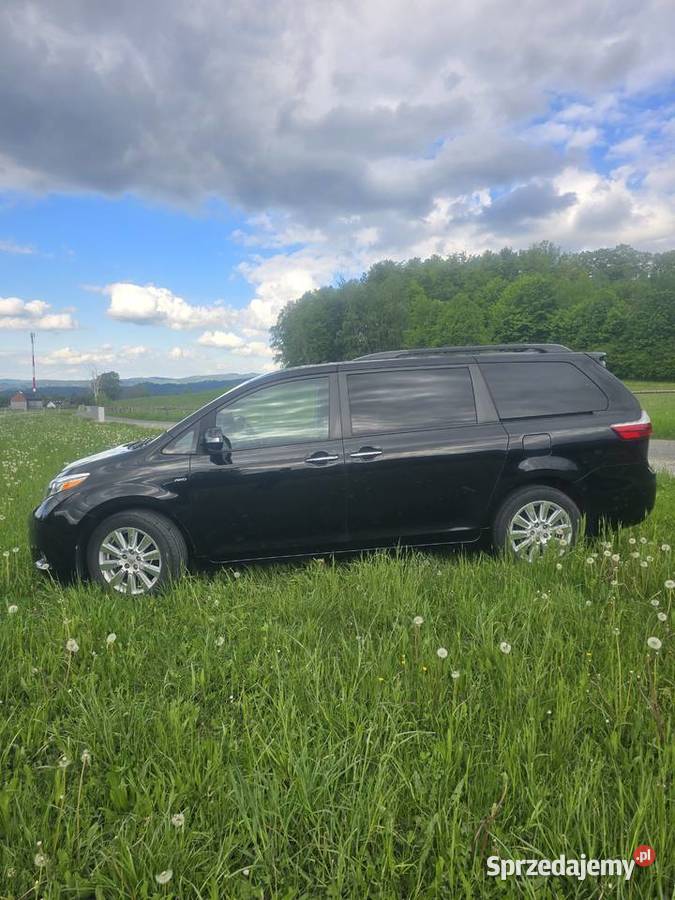 Toyota sienna limited awd Karpacz
