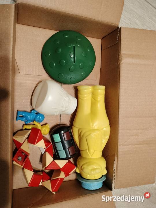 Zestaw starych zabawek plastikowe miś muchomor