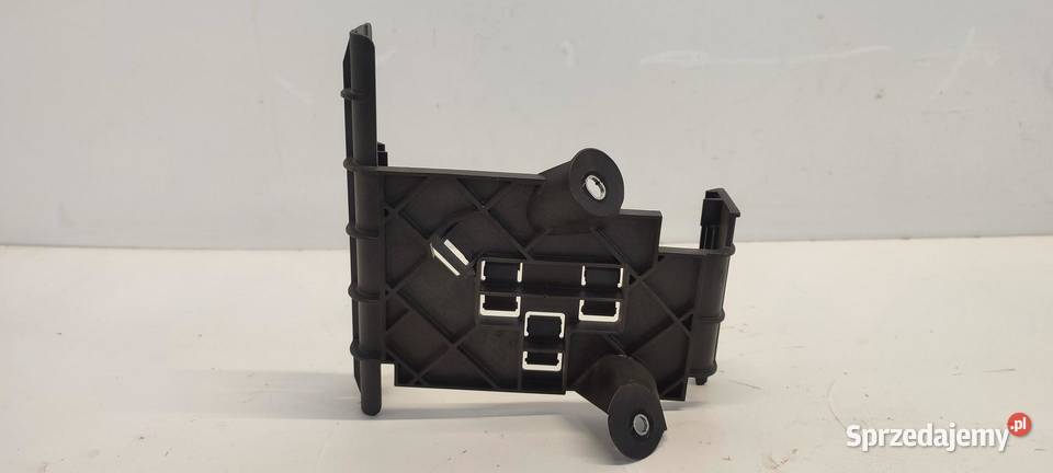 SKODA KAROQ UCHWYT MOCOWANIE STEROWNIKA osobowe Akumulatory