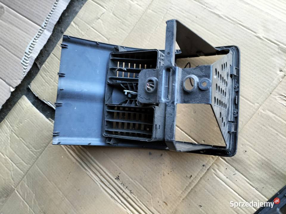 ŚRODKOWY PANEL NAWIEWU POLO 6N2 Kamień-Kolonia