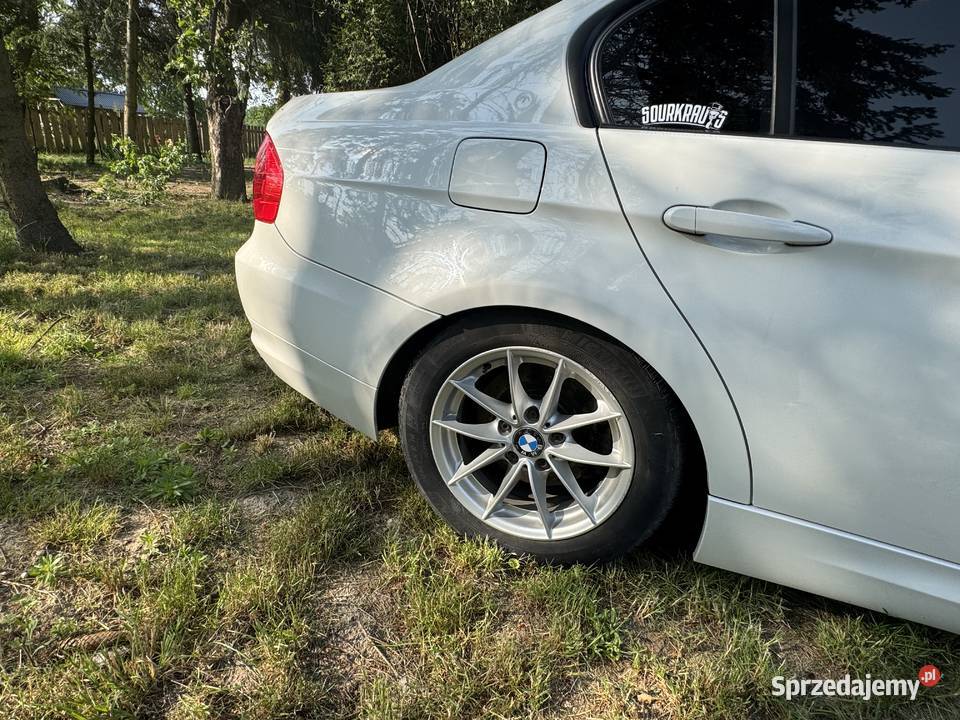 BMW e90 20 benzyna 170 polift poduszka powietrzna Seria 3 sprzedam
