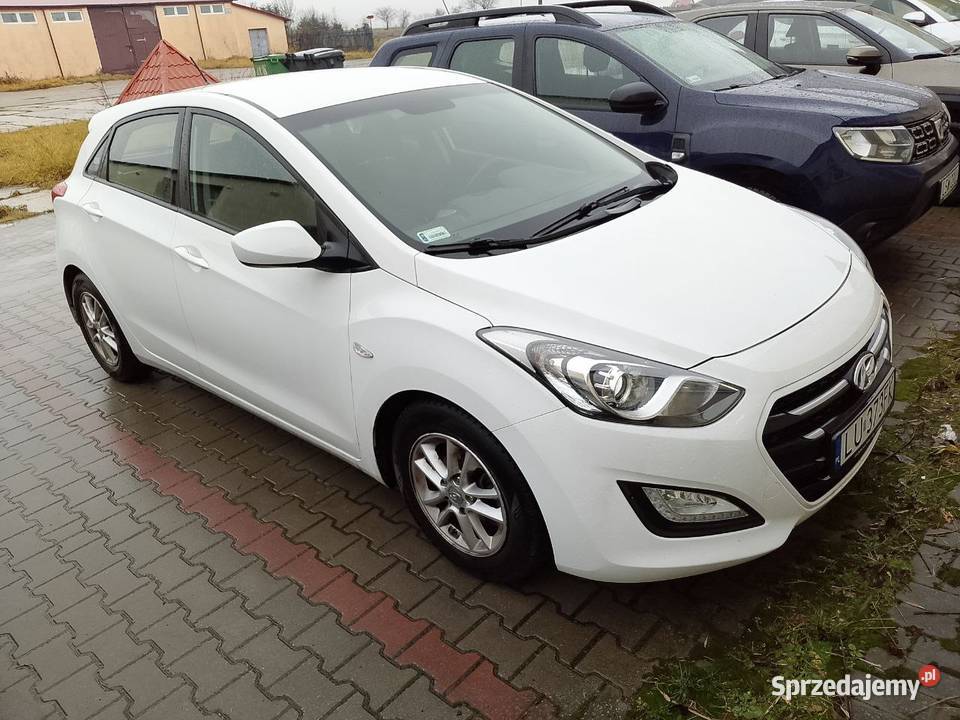 Hyundai i30 16 beznyna biały doskonały stan 2016 Rok produkcji 2016 i30 Lublin
