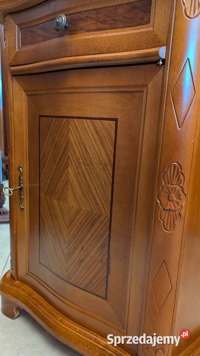 Piękna włoska komodaszafka orzechsklep Dąbrowa Meble Dąbrowa Górnicza