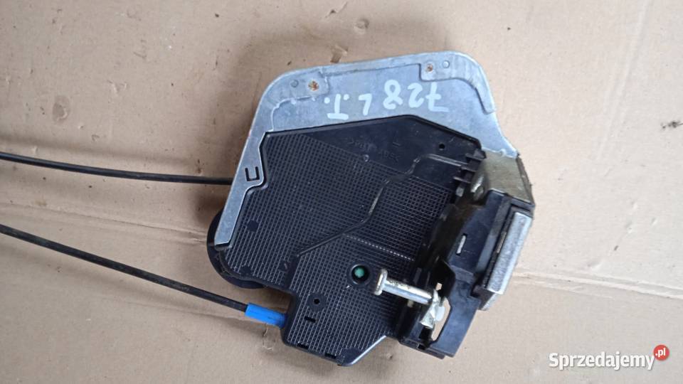 COROLLA VERSO II ZAMEK DRZWI TYŁ LEWY 8PIN Zbierkowo