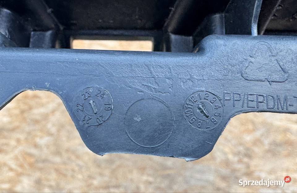 Środkowy ślizg mocowanie uchwyt zderzaka tył wielkopolskie Międzychód