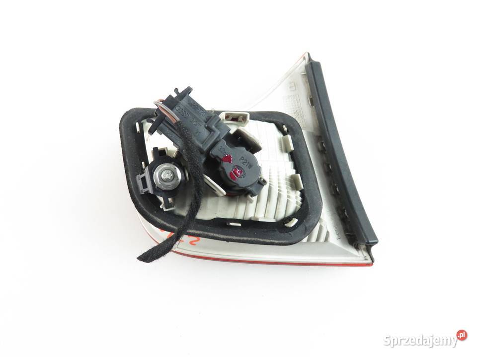 LAMPA PRAWA TYLNA KLAPA AUDI A4 B7 8E5945094A