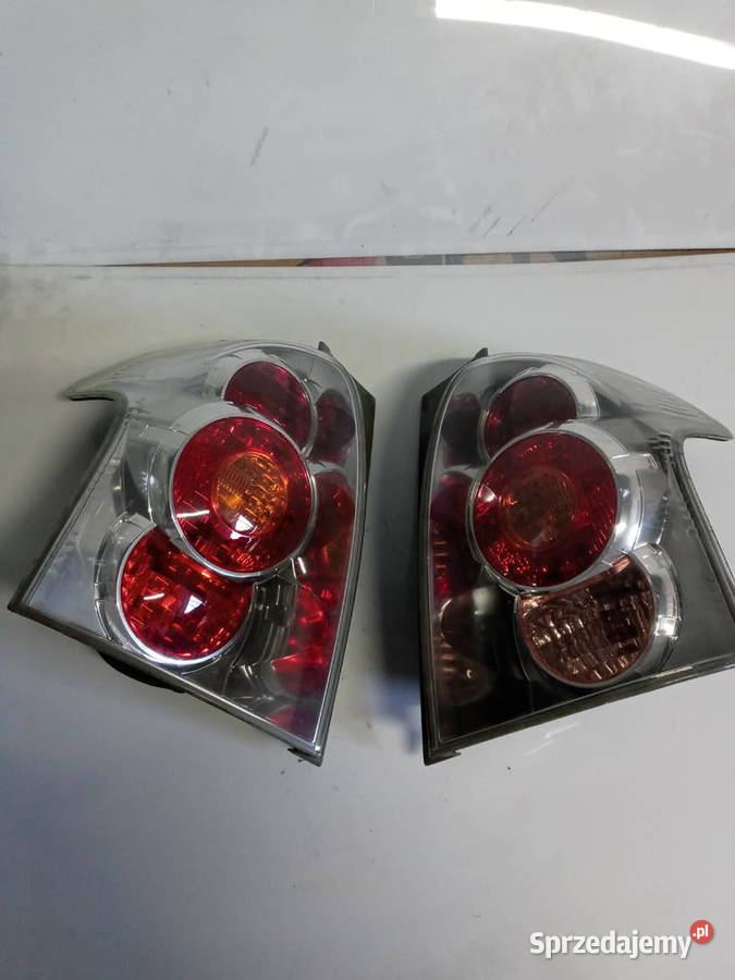 Toyota corolla verso tylna lampa