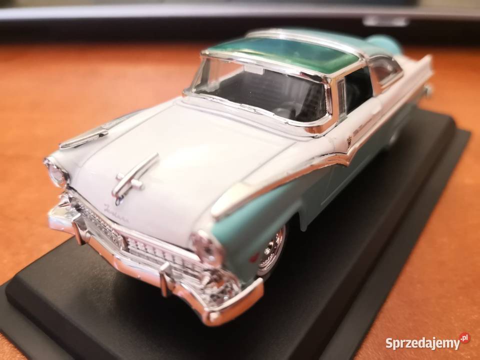 Model Ford Fairlaine Crown Victoria 143 Wrocław