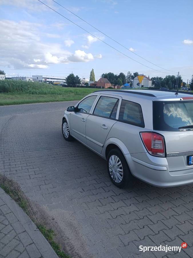Sprzedam Opla Astrę H 16 benzyna Astra Dobromierz