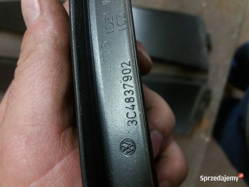 Volkswagen listwa drzwi OE 3C4837902 3C4837901 Wola