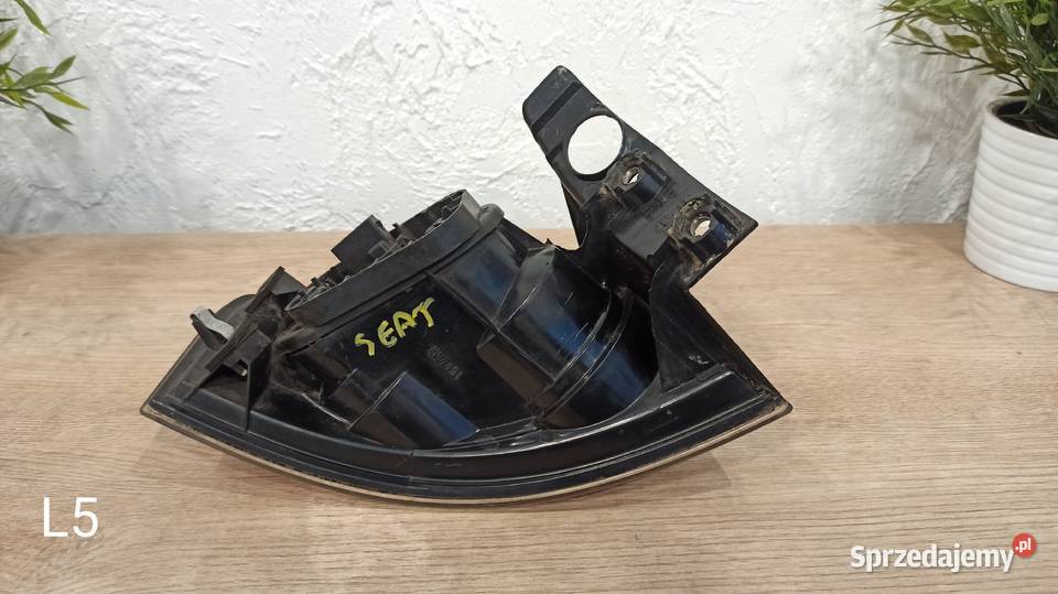 Lampa Prawa Tył SEAT IBIZA L5 Radzyń Podlaski