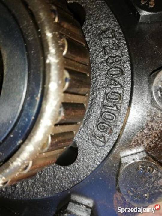 Mechanizm różnicowy wałek ataku John Deere5045E Części zamienne Rolnictwo Siemiatycze