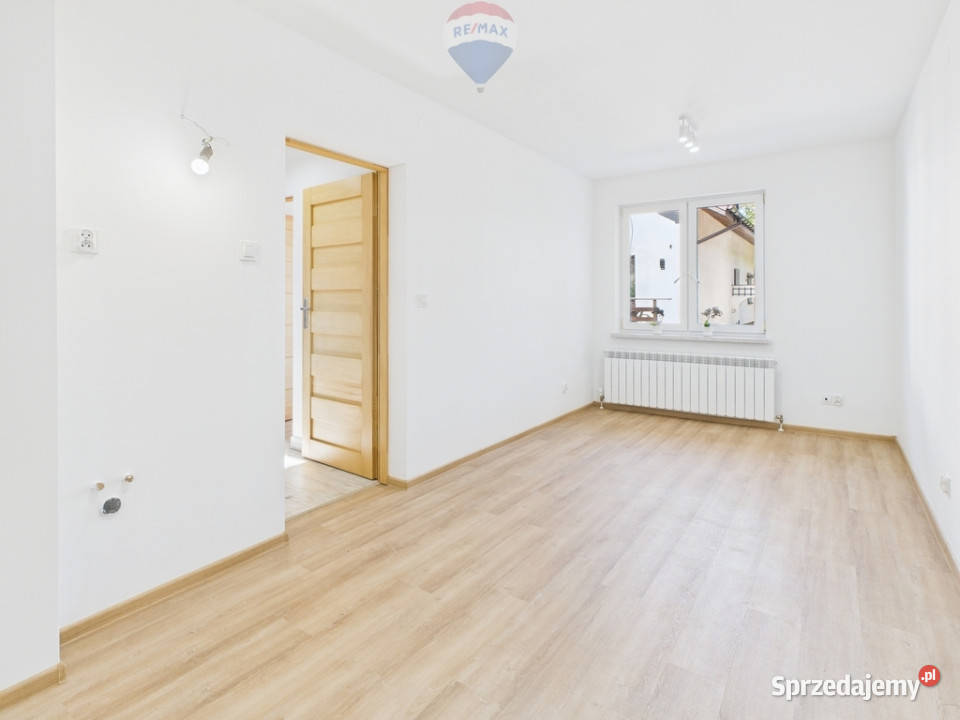 Wolnostojący budynek usługowy Warszawa