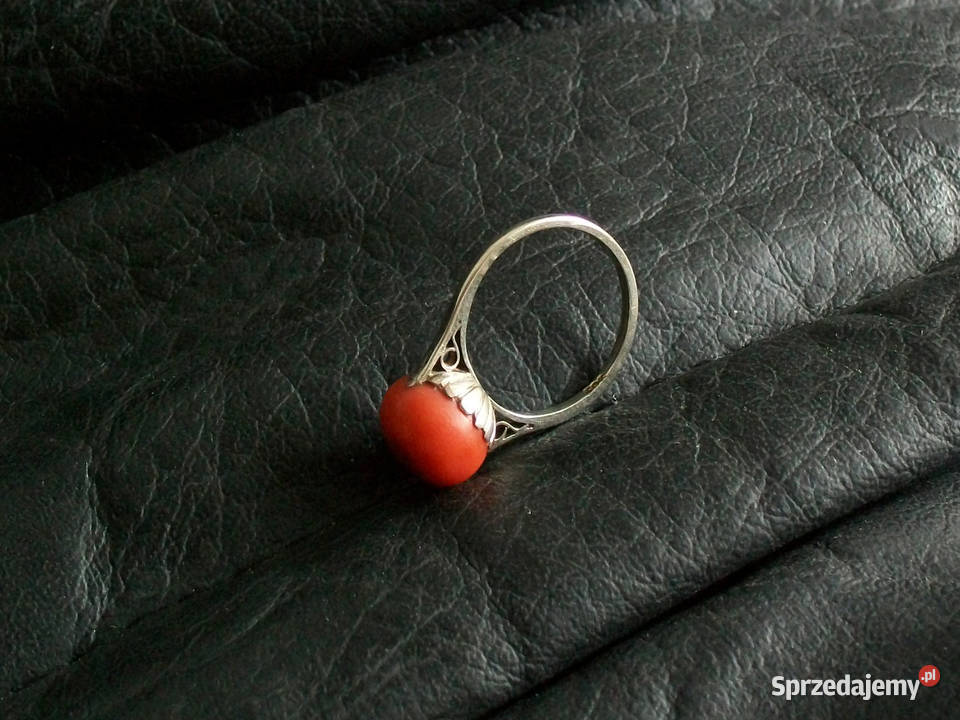 Pierścionek z Koralem Szlachetnym Białe Złoto opolskie Brzeg