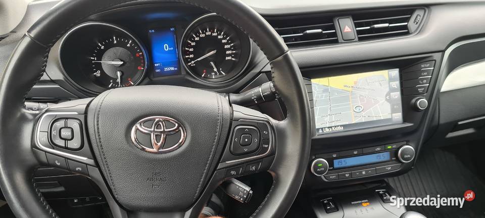 Toyota Avensis LIFT kombi 20 diesel Navi Kamera Legnica