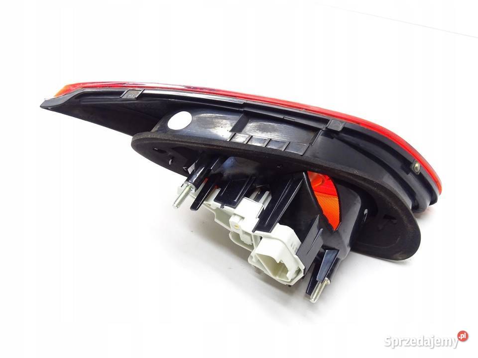 LAMPA PRAWA PRAWY TYŁ TYLNA W KLAPE VW PASSAT CC