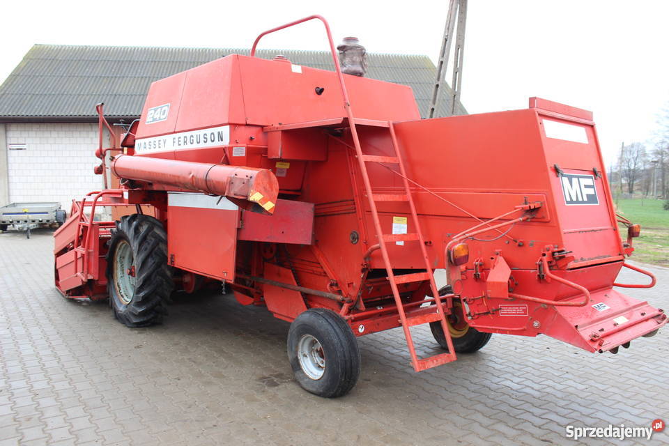 Kombajn zbożowy Massey Ferguson 240