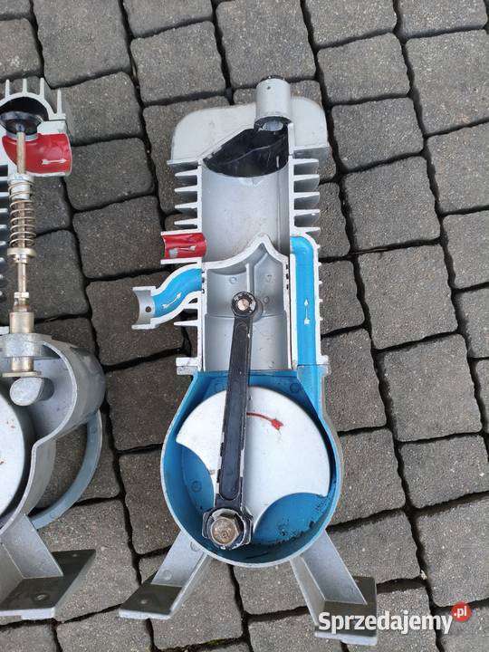 Model silnika spalinowego PRL szkolny 2 Brzozów sprzedam