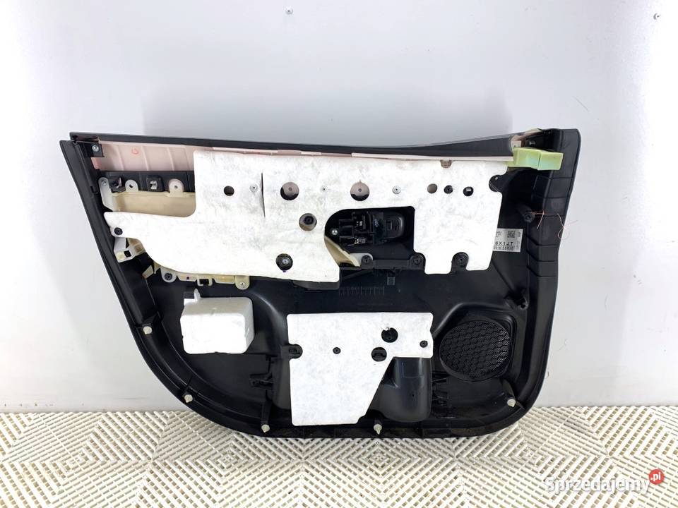 BOCZEK DRZWI PRAWY PRZÓD MITSUBISHI OUTLANDER