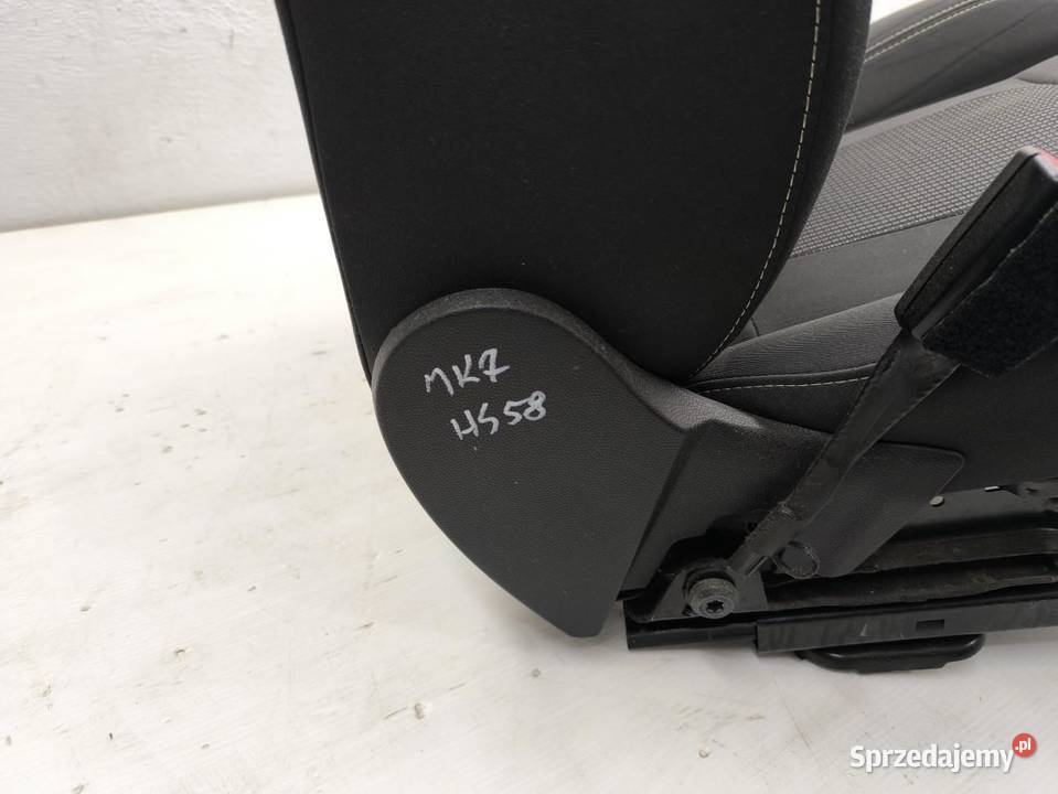 FOTEL KIEROWCY LEWY PRZÓD GRZANY 5D FORD FIESTA Wyposażenie wnętrza