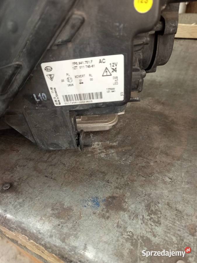 Reflektor prawy Merc c klasa LED 21 roku org