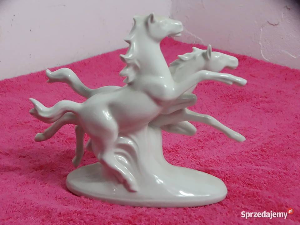 Porcelanowa figurka Galopujące Konie Sitzendorf Figurki i rzeźby Biłgoraj sprzedam