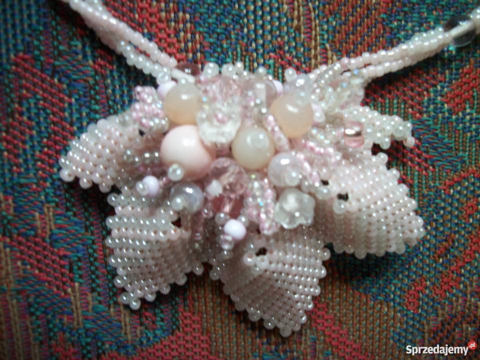 różowy naszyjnik Przemyśl