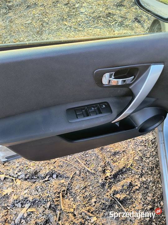 Nissan Qashqai Samochody osobowe Pierściec